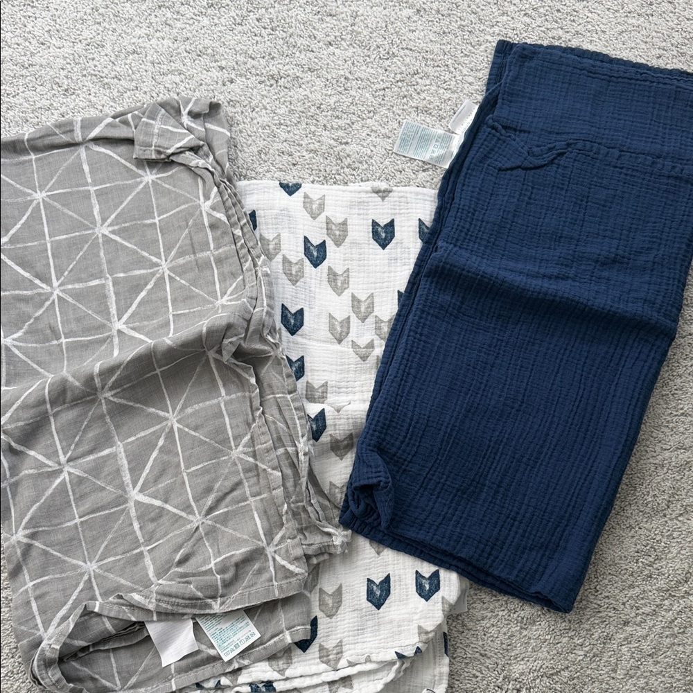 Aden and Anais Set of Three Swaddle Blankets in Gray, White, and Blue